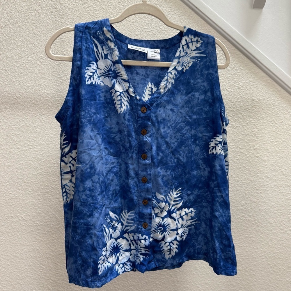 Smithsonian Blue and White Floral Spring Summer Sleeveless Top Size Medium